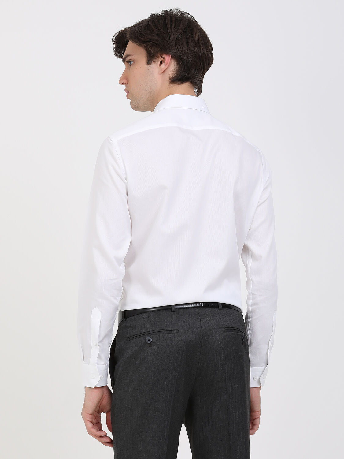 Beyaz Mikro Slim Fit Dokuma Klasik %100 Pamuk Gömlek