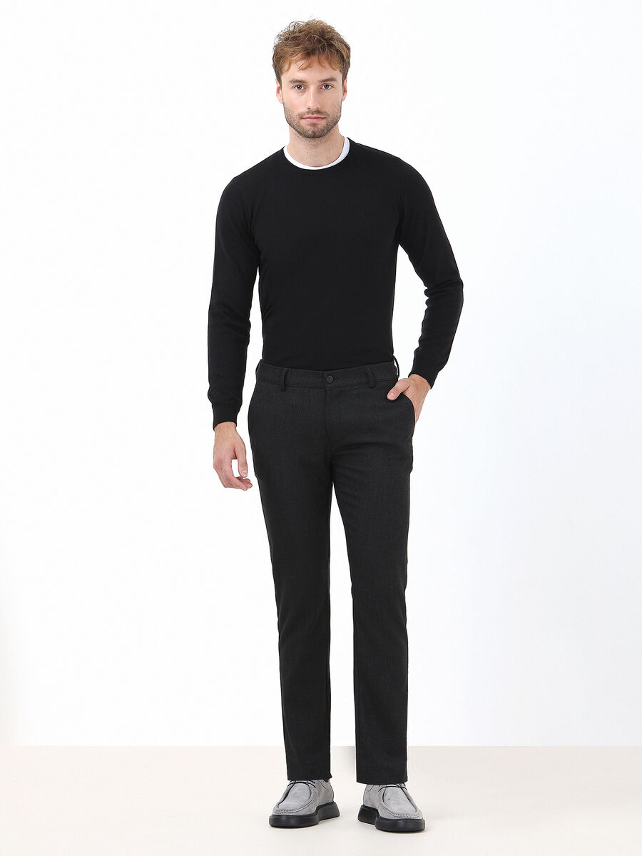 Siyah Dokuma Slim Fit Smart Casual Pantolon