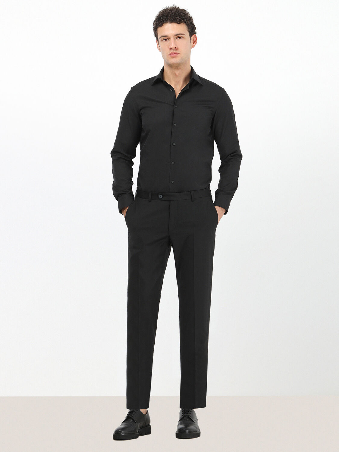 Siyah Düz Slim Fit Dokuma Klasik Pamuk Karışımlı Gömlek