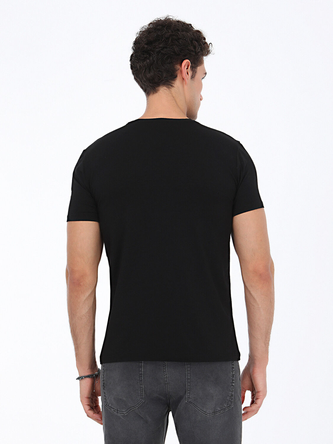 Siyah V Yaka Pamuk Karışımlı T-Shirt