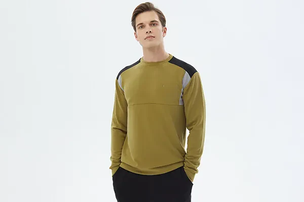 SWEATSHİRT KUMAŞ TÜRLERİ VE BAKIMI: RAHATLIK VE DAYANIKLILIK İÇİN İPUÇLARI