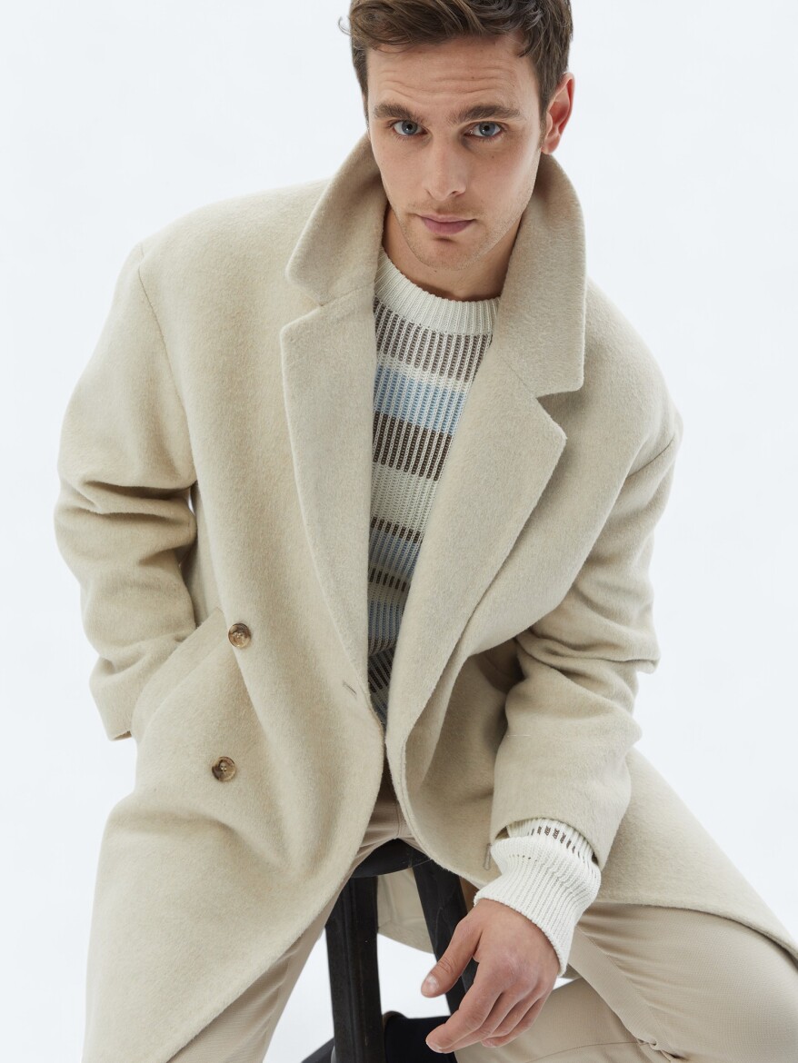 Açık Bej Oversize Fit Kruvaze Yaka Klasik Dokuma Palto - KİP