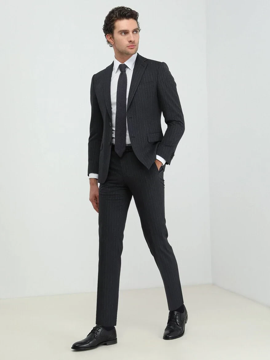 Antrasit Çizgili Modern Fit Takım Elbise - 1