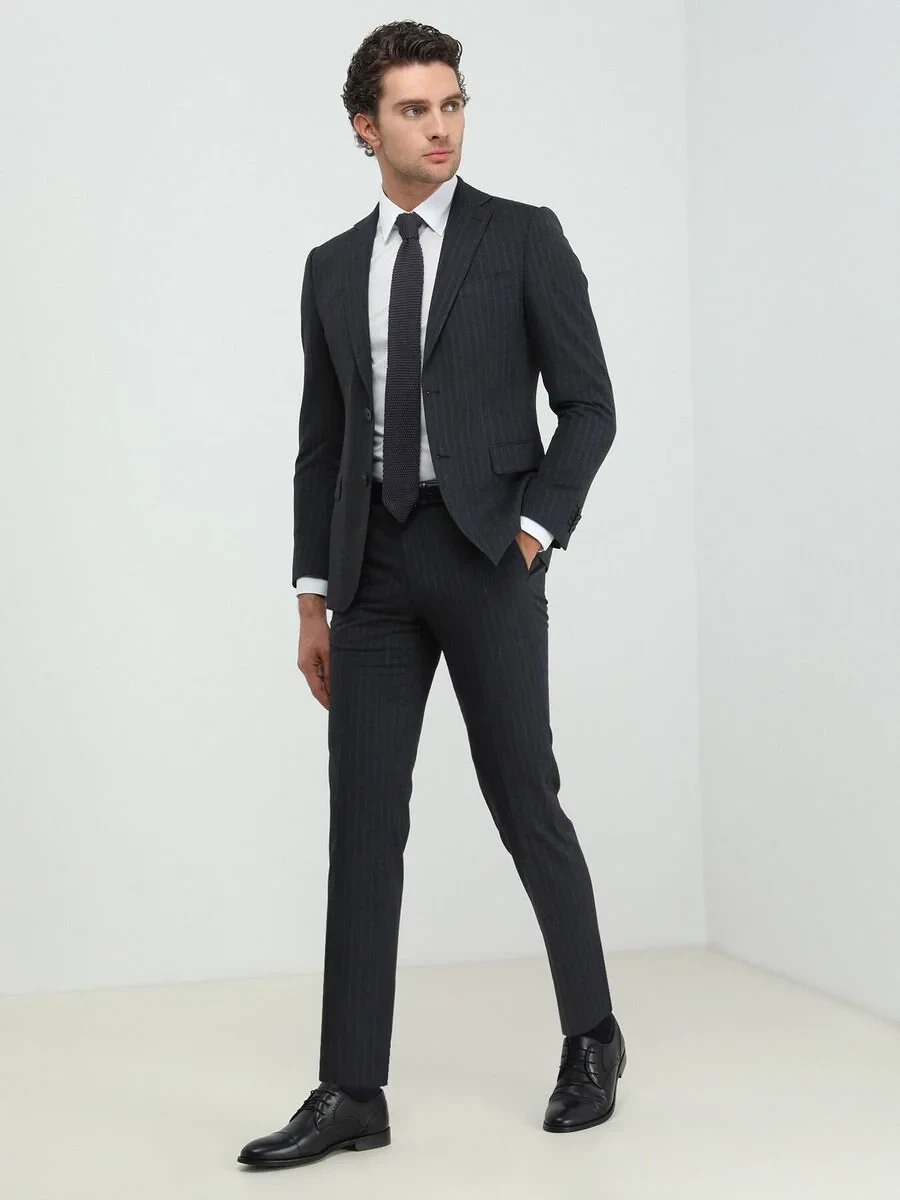 Antrasit Çizgili Modern Fit Takım Elbise - 1