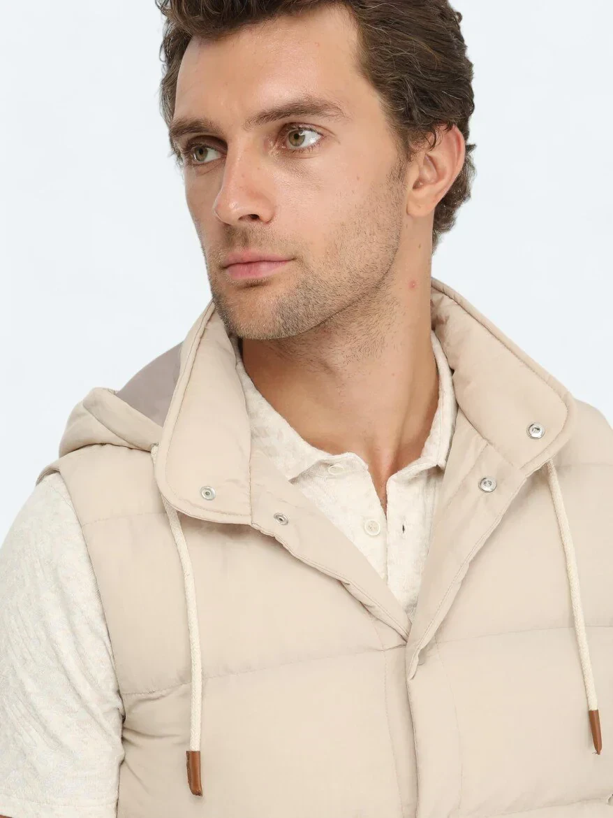 Beige Regular Fit Hooded Casual Weaving Puffer Vest 