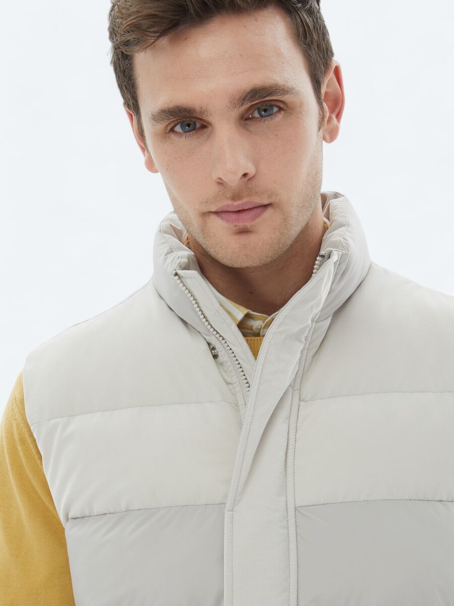 Beige Regular Fit Turtleneck Casual Weaving Puffer Vest - 3