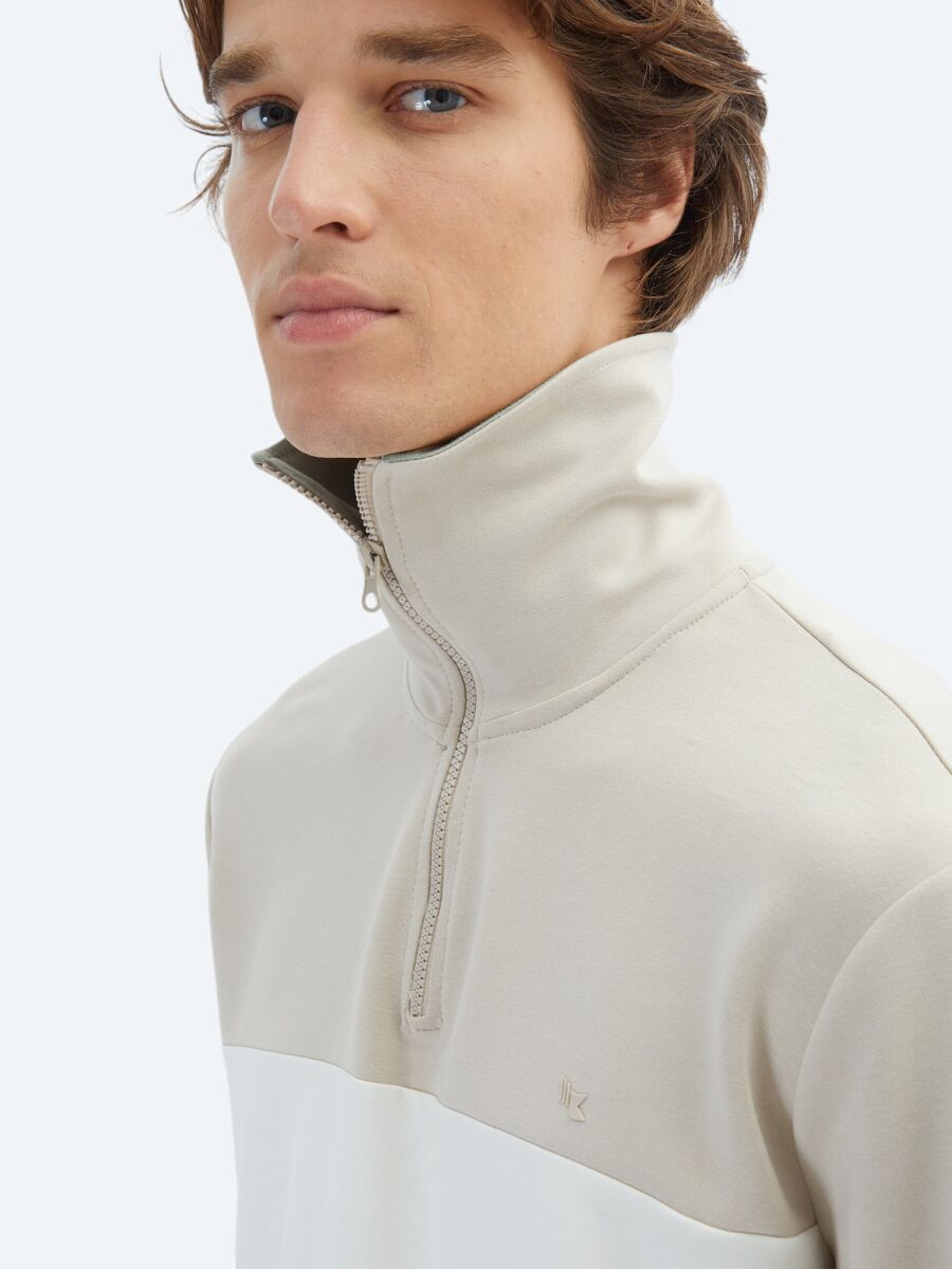 Beige Turtleneck Sweatshirt - 5