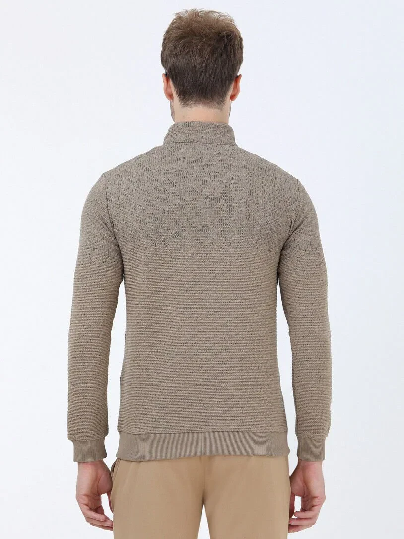 Bej Dik Yaka Jakarlı Sweatshırt - 5