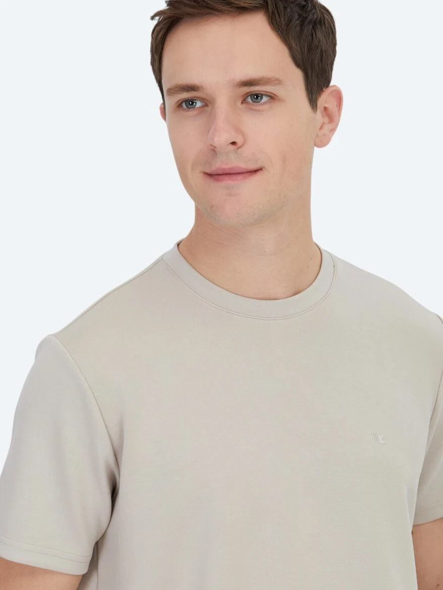 Bej Düz Bisiklet Yaka T-Shirt 