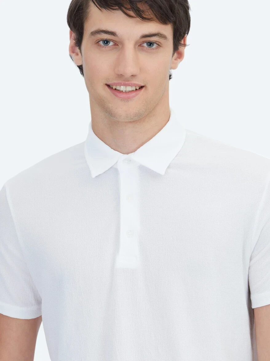 Beyaz Desenli Polo Yaka T-Shirt - 3