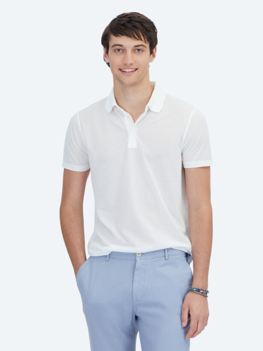 Beyaz Desenli Polo Yaka T-Shirt - KİP