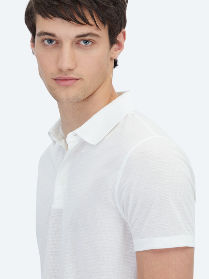 Beyaz Desenli Polo Yaka T-Shirt - 4