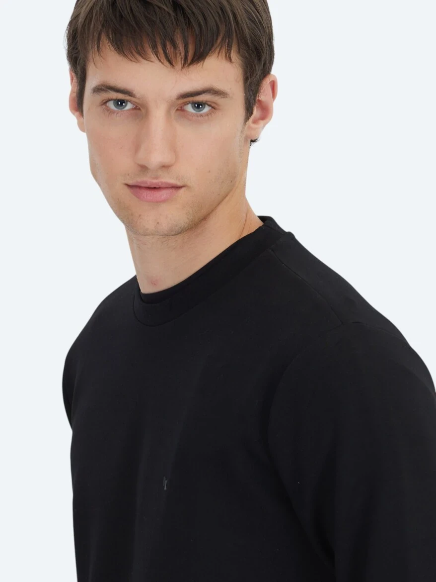 Black Crew Neck Sweatshirt - 5