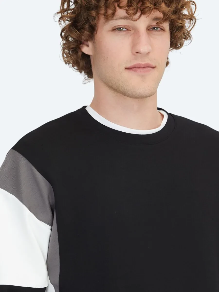 Black Crew Neck Sweatshirt - 5
