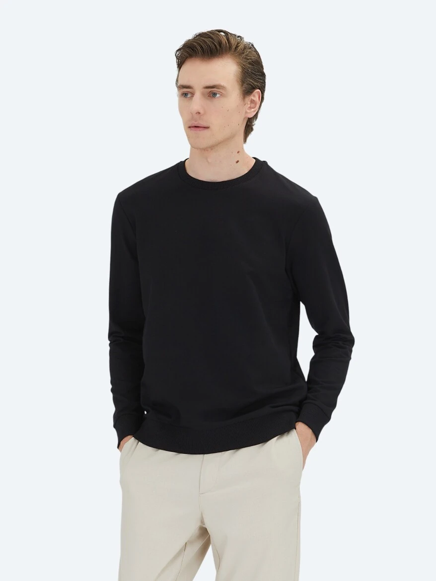 Black Crew Neck Sweatshirt - 4
