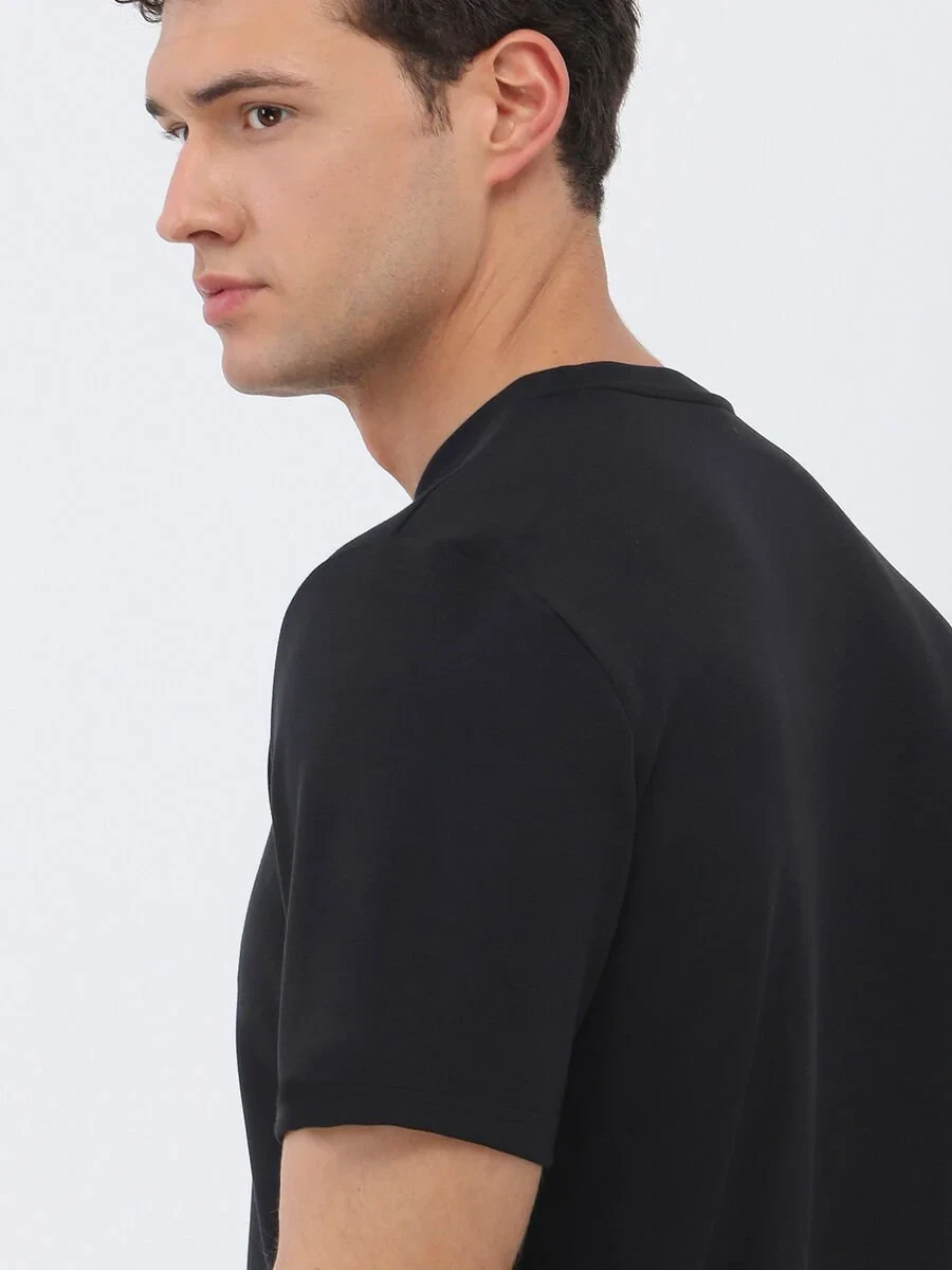 Black Crew Neck T-Shirt - 4