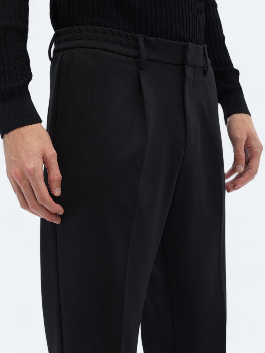 Black Knitting Carrot Fit Casual Trousers - 3