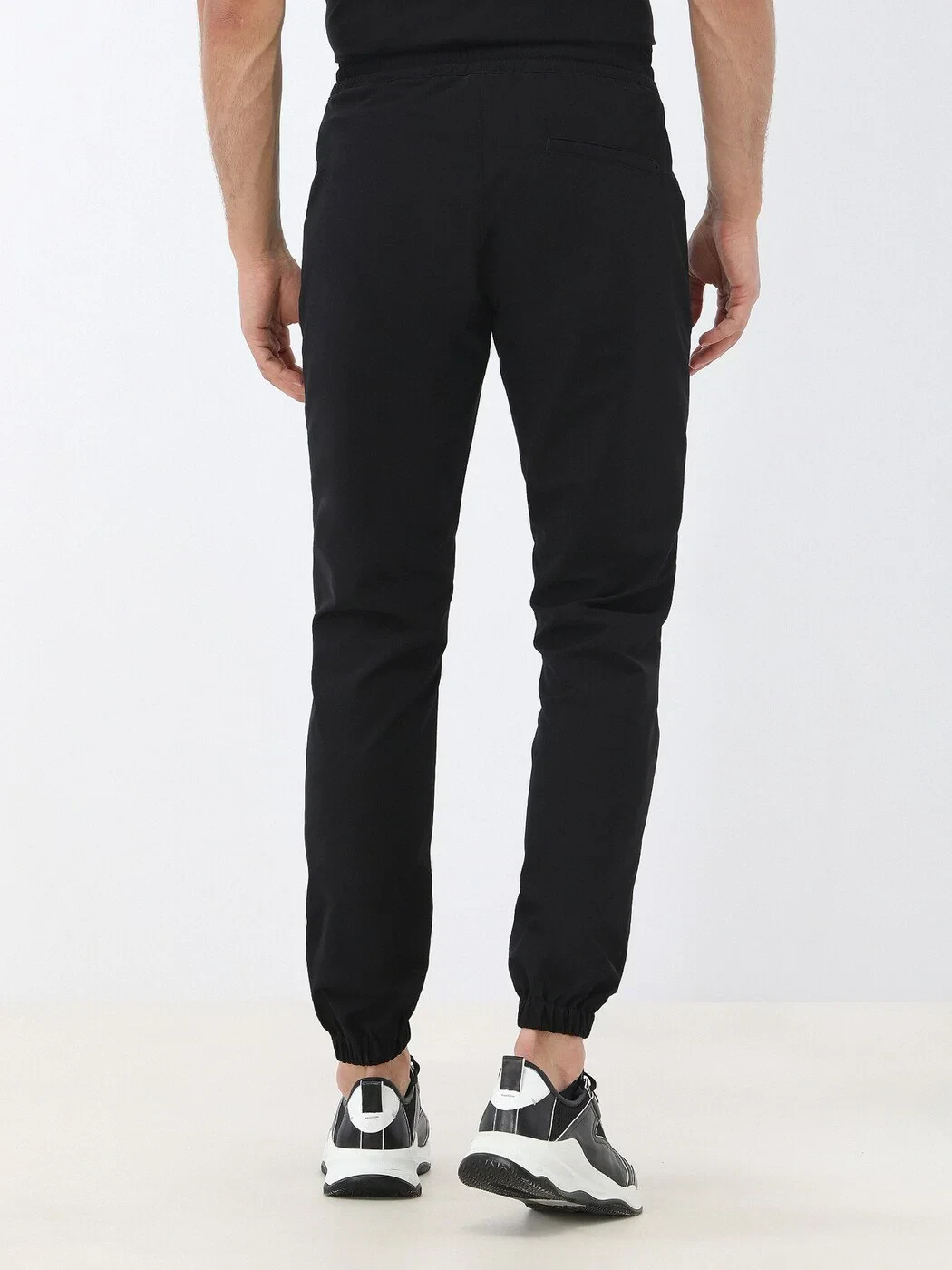 Black Knitting Jogging Fit Casual Trousers - 4