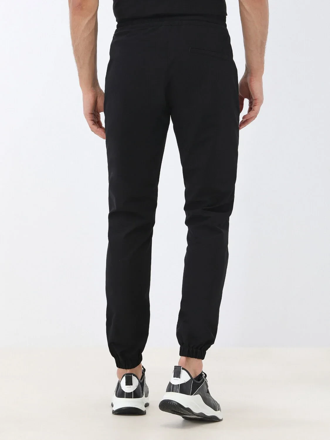 Black Knitting Jogging Fit Casual Trousers - 4
