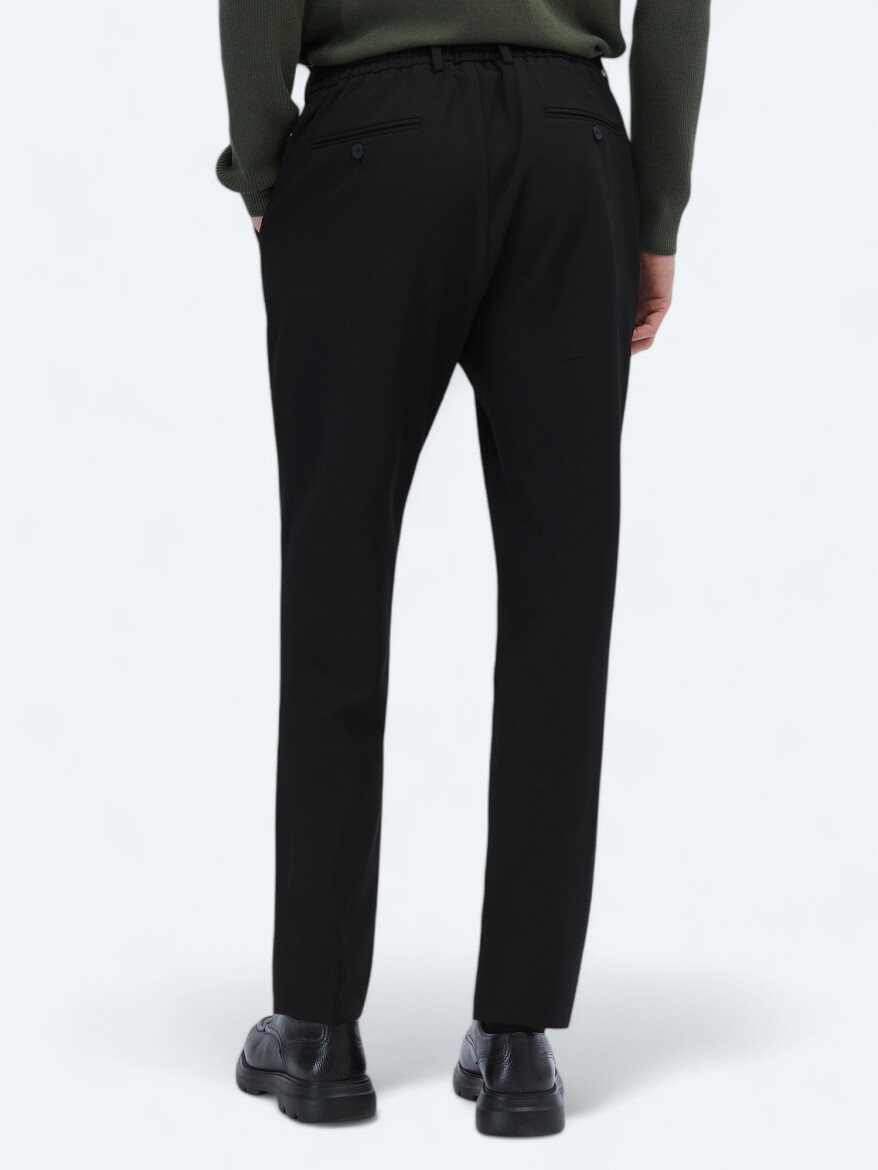 Black Knitting Jogging Fit Casual Trousers - 4