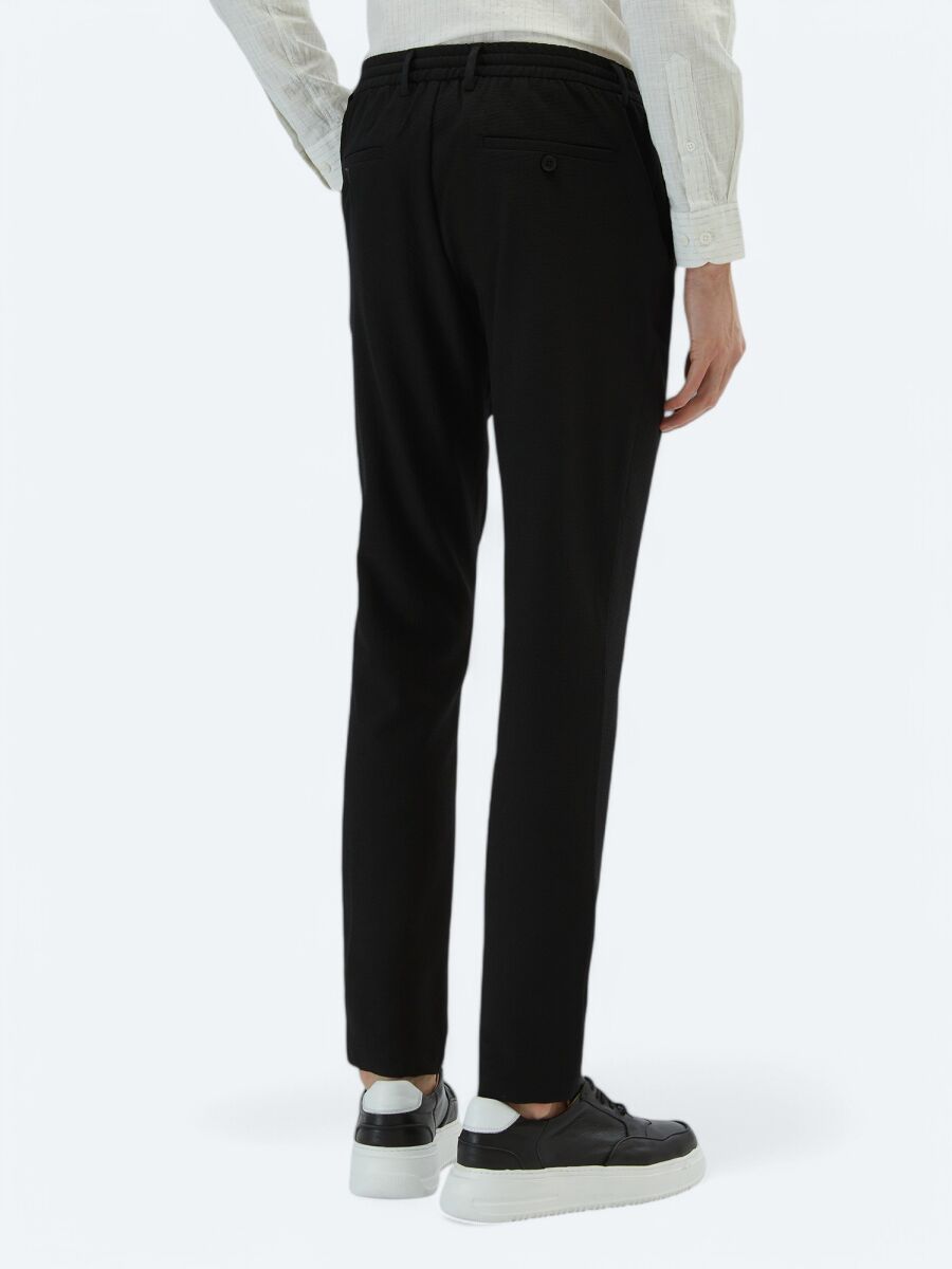 Black Knitting Jogging Fit Casual Trousers - 4