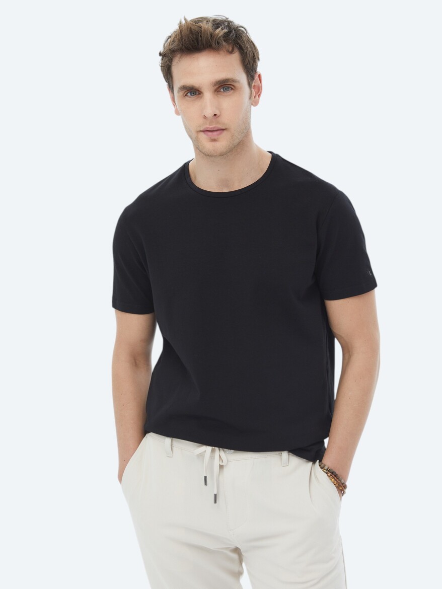Black Plain Crew Neck Cotton Blended T-Shirt - 1