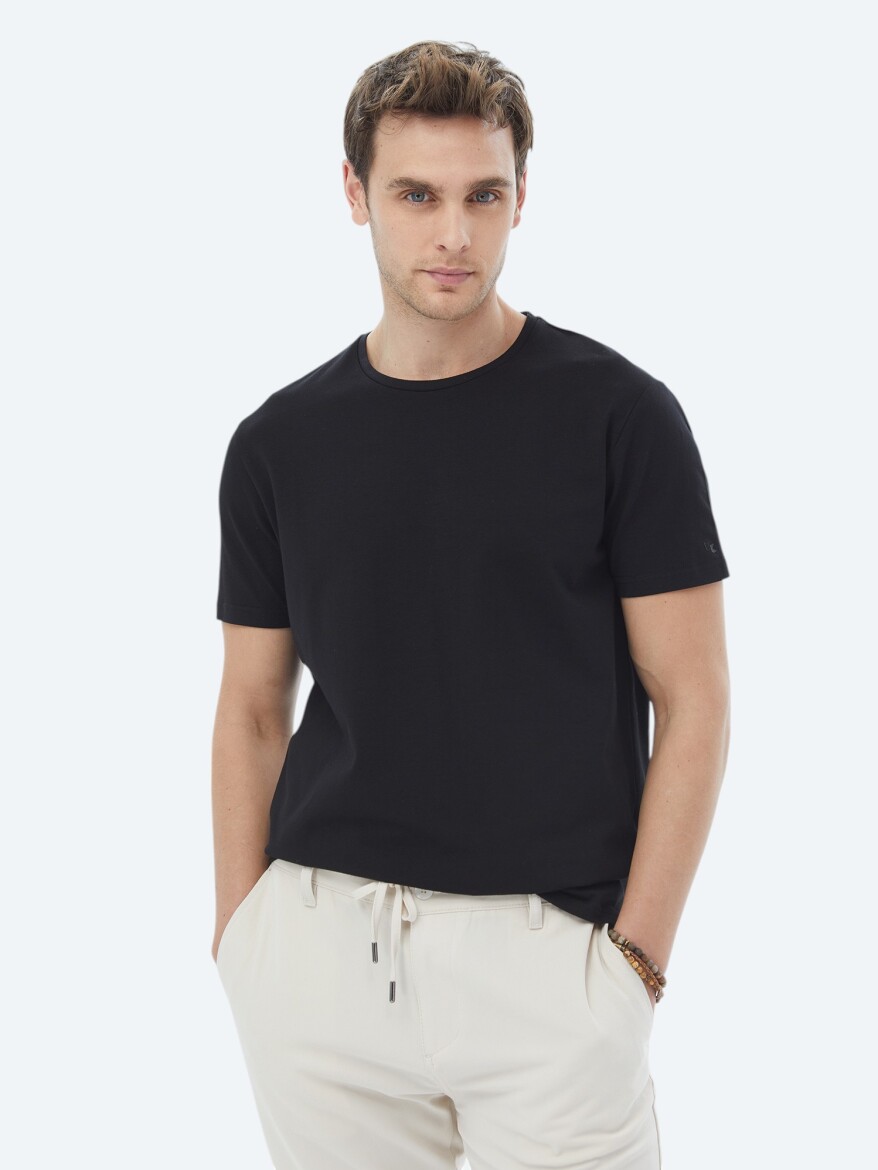 Black Plain Crew Neck Cotton Blended T-Shirt - 1