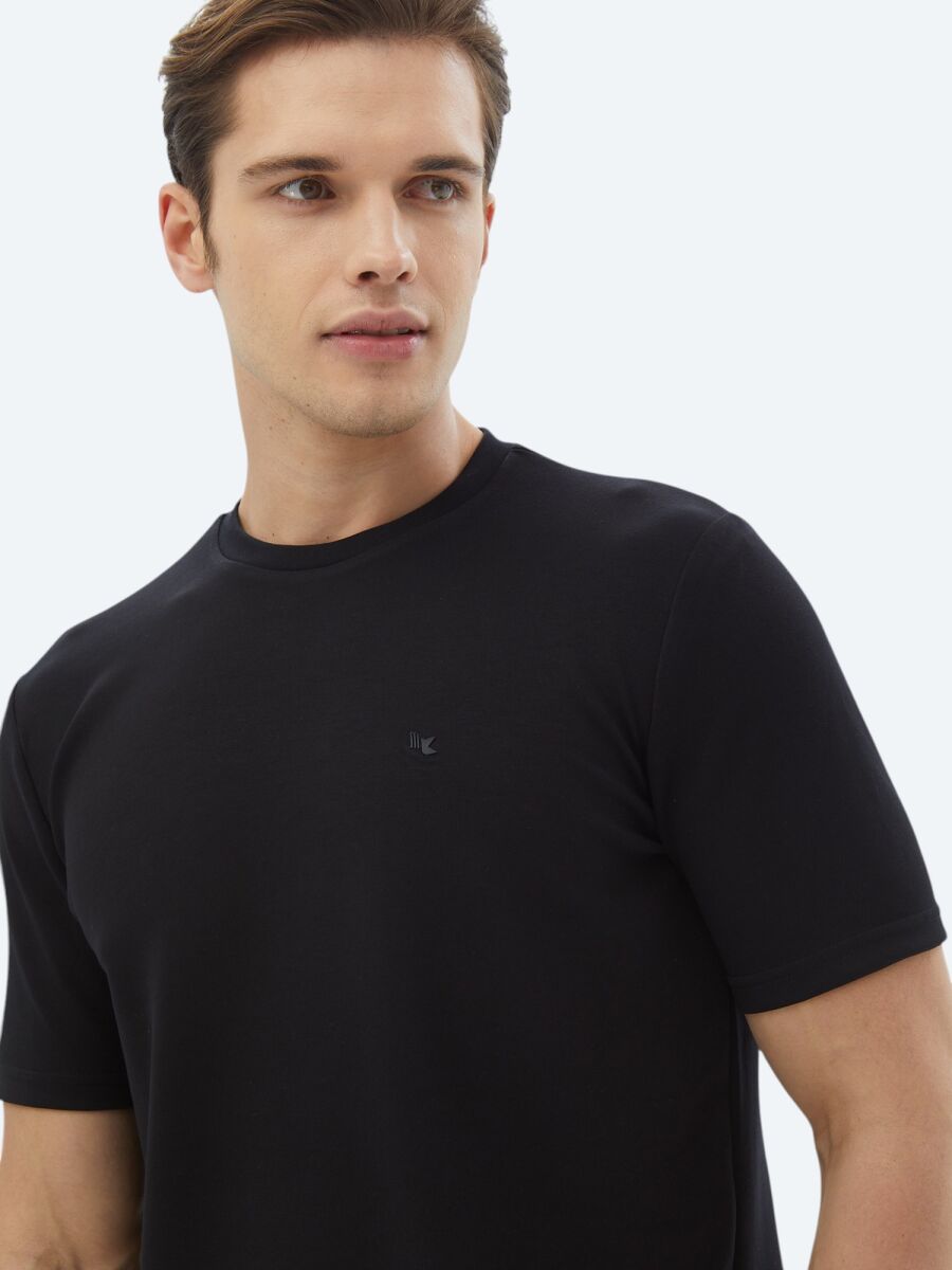Black Plain Crew Neck T-Shirt - 3