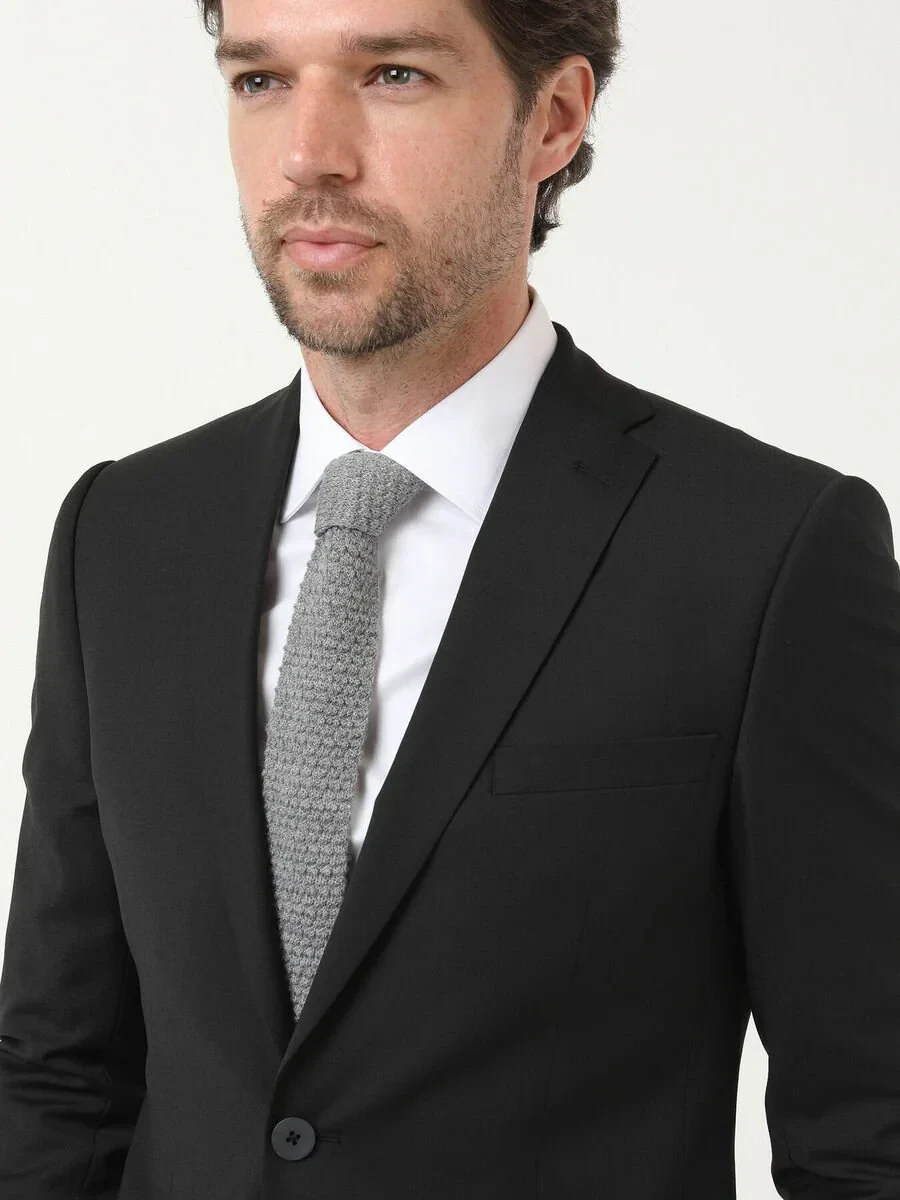 Black Plain Modern Fit Wool Blended Suit - 3
