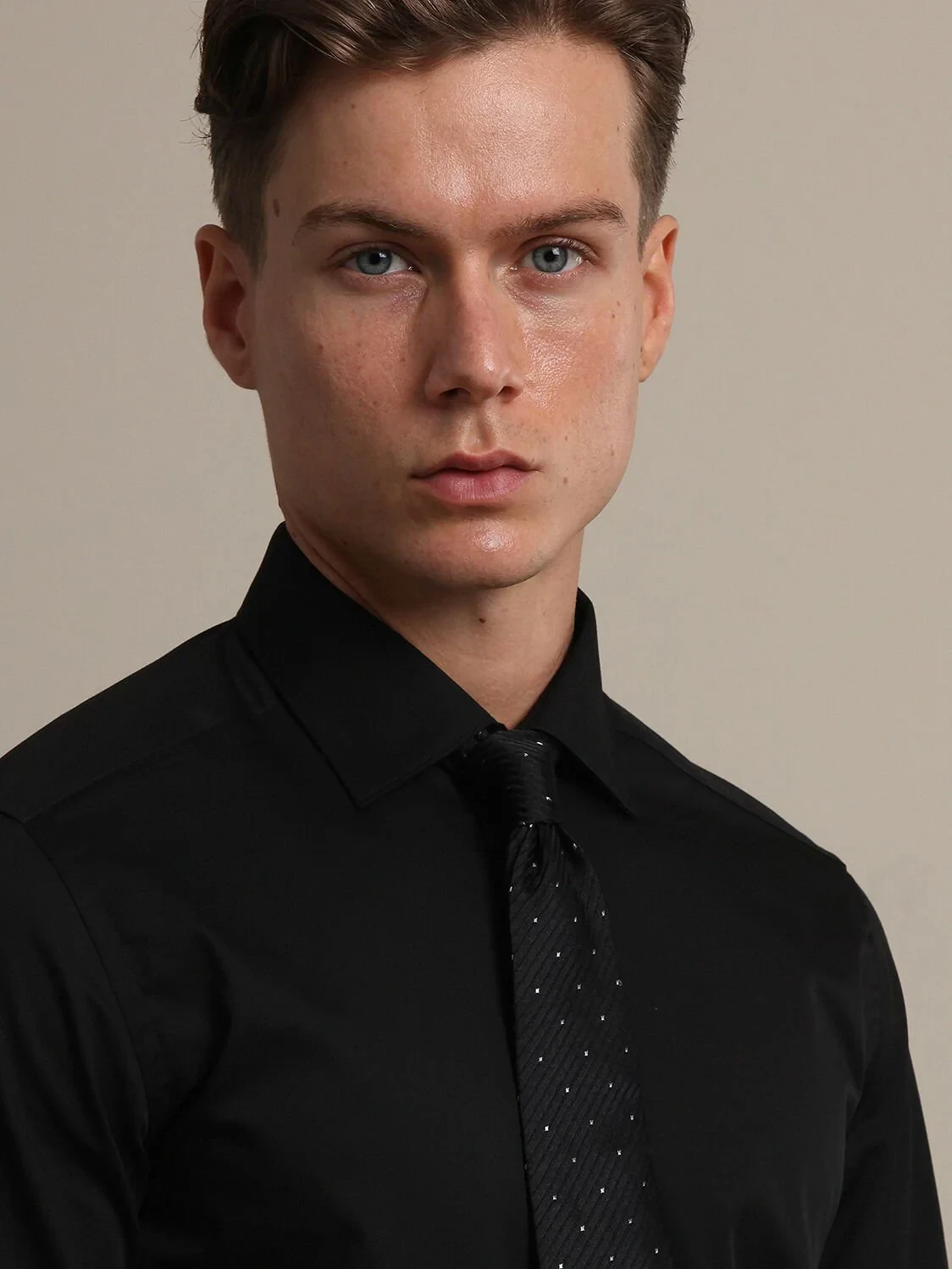 Black Plain Regular Fit Weaving Classical Cotton Blended Shirt - 2