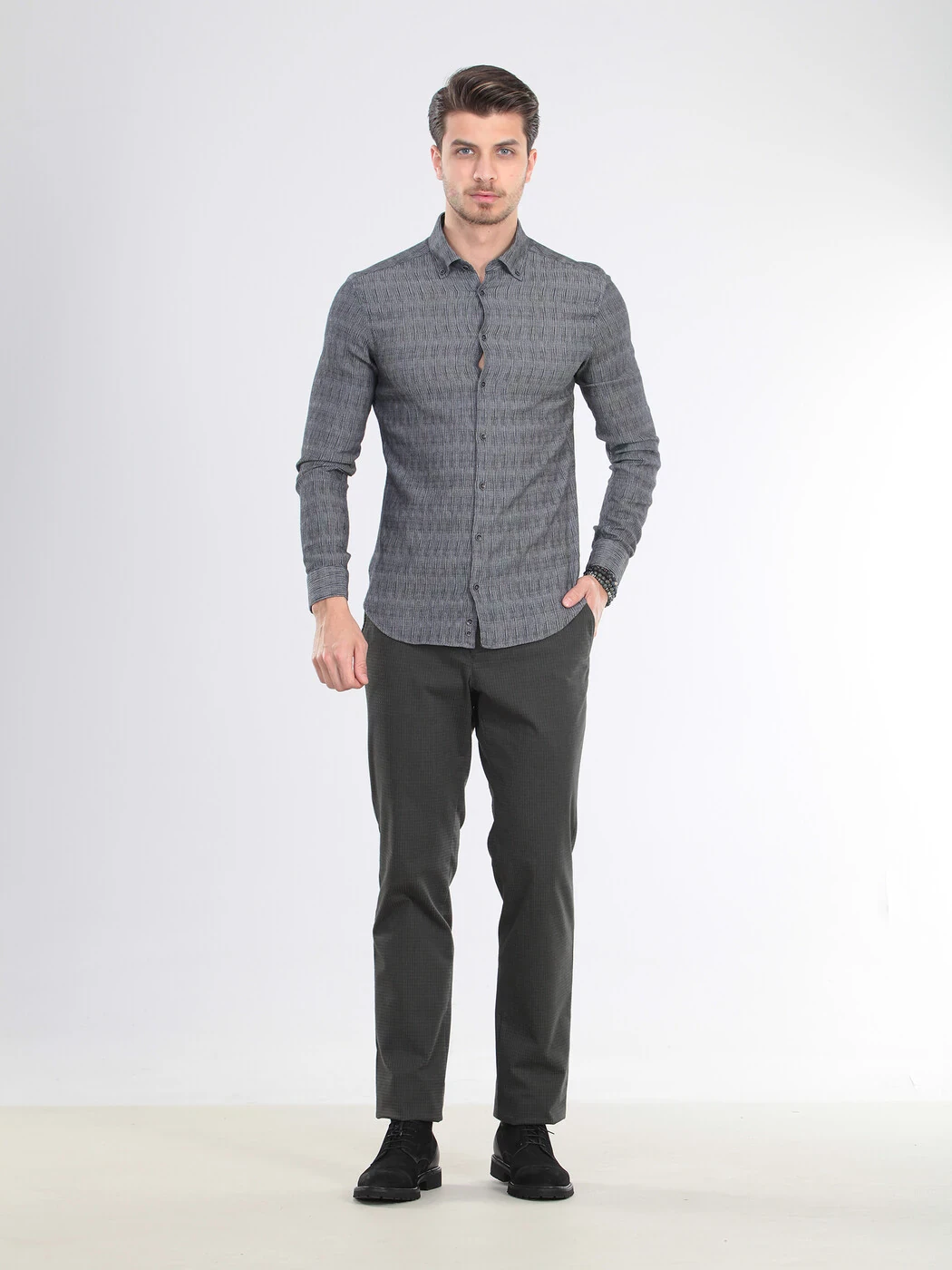 Black Plain Slim Fit Weaving Casual Cotton Blended Shirt - 1