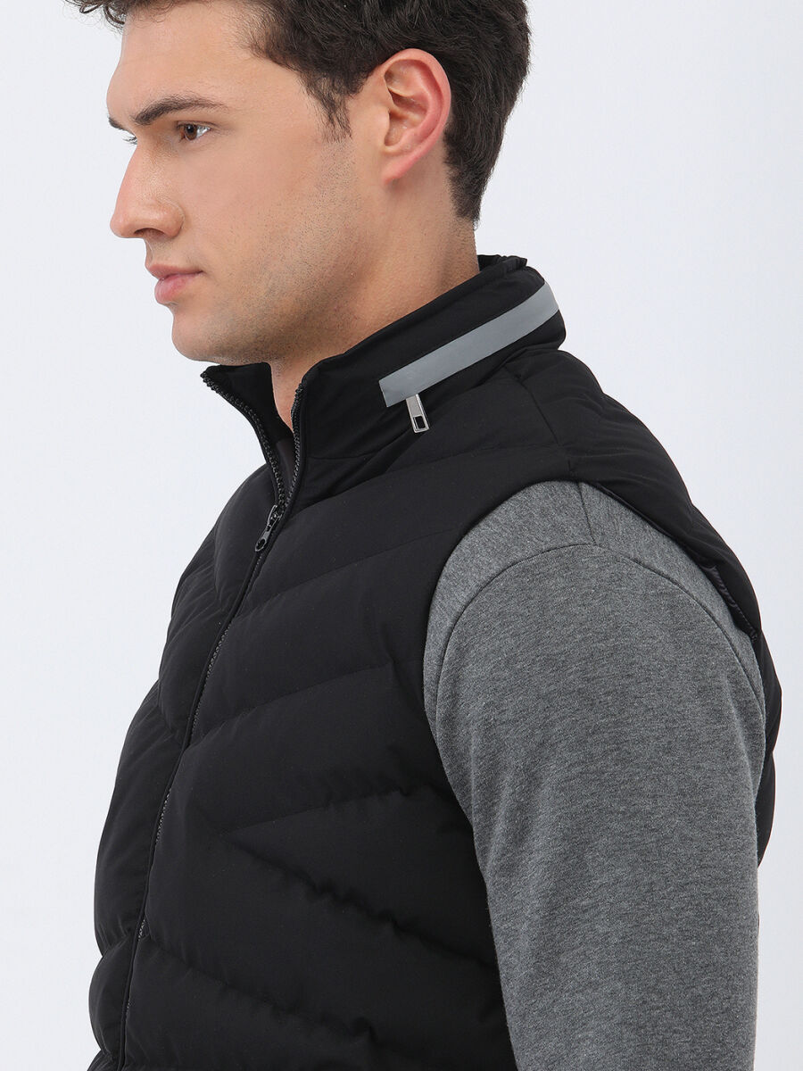 Black Regular Fit Hooded Casual Weaving Puffer Vest - 3