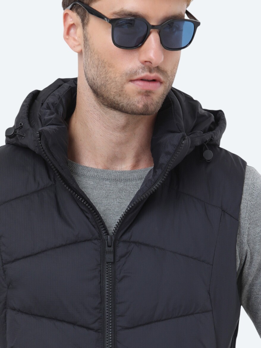 Black Regular Fit Hooded Casual Weaving Puffer Vest - 4