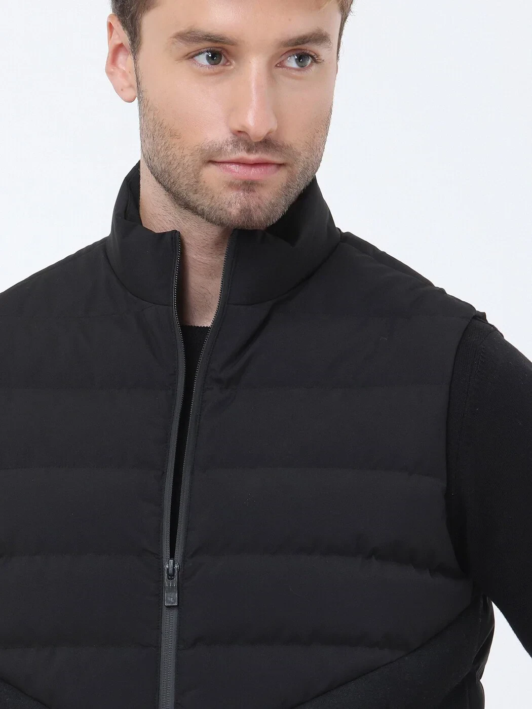 Black Regular Fit Turtleneck Casual Weaving Puffer Vest - 3