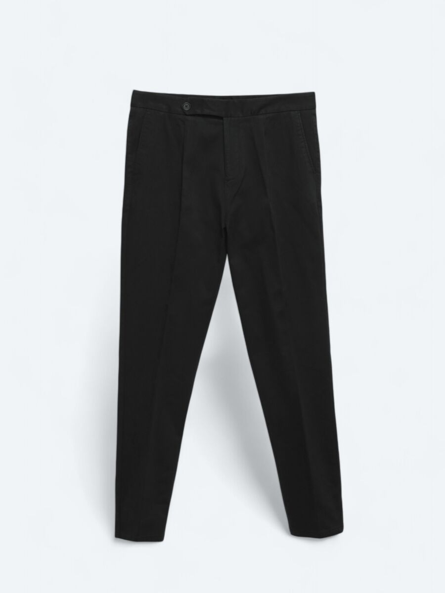 Black Weaving Carrot Fit Casual Cotton Blended Trousers - 5