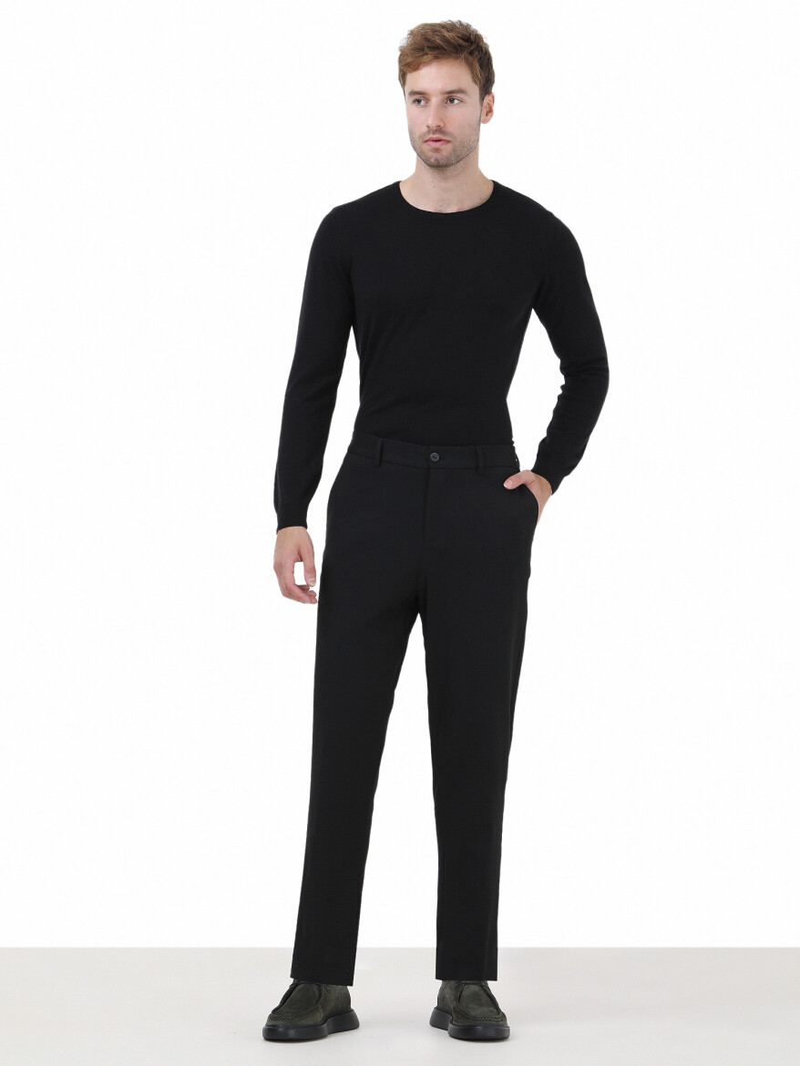 Black Weaving Carrot Fit Casual Trousers - 2