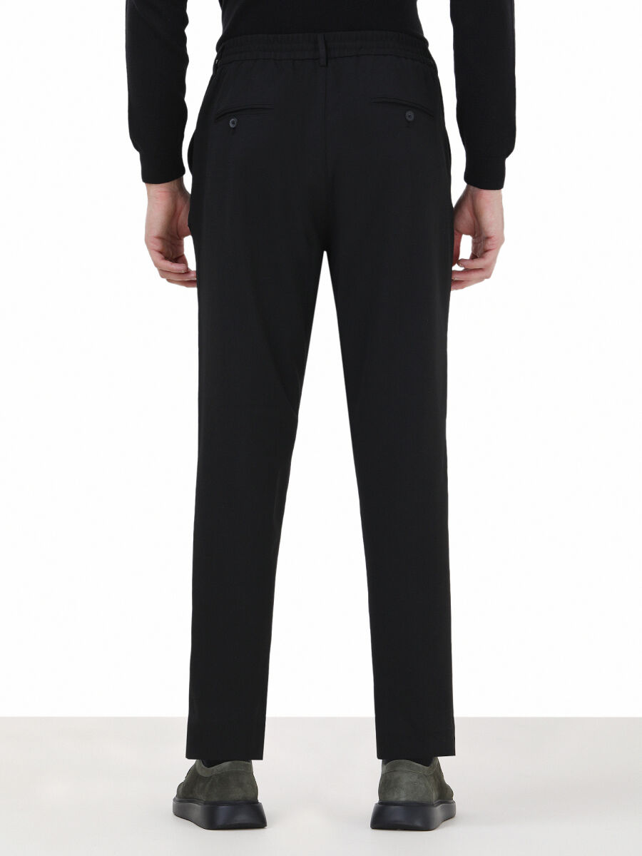 Black Weaving Carrot Fit Casual Trousers - 3