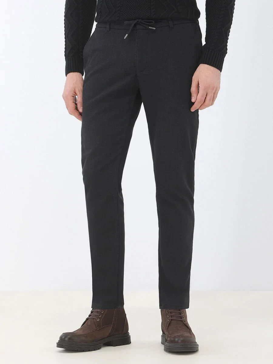 Black Weaving Jogging Fit Casual Cotton Blended Trousers - 1