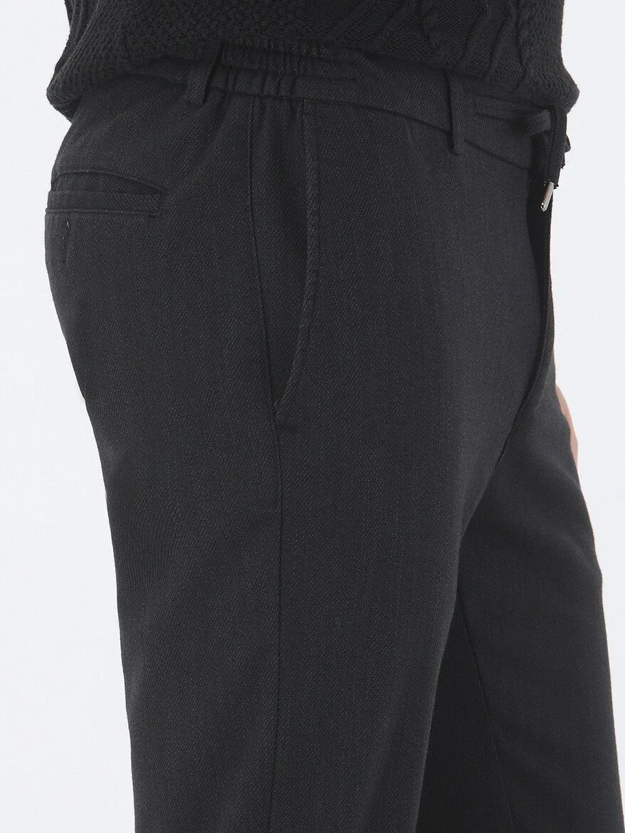 Black Weaving Jogging Fit Casual Cotton Blended Trousers - 3