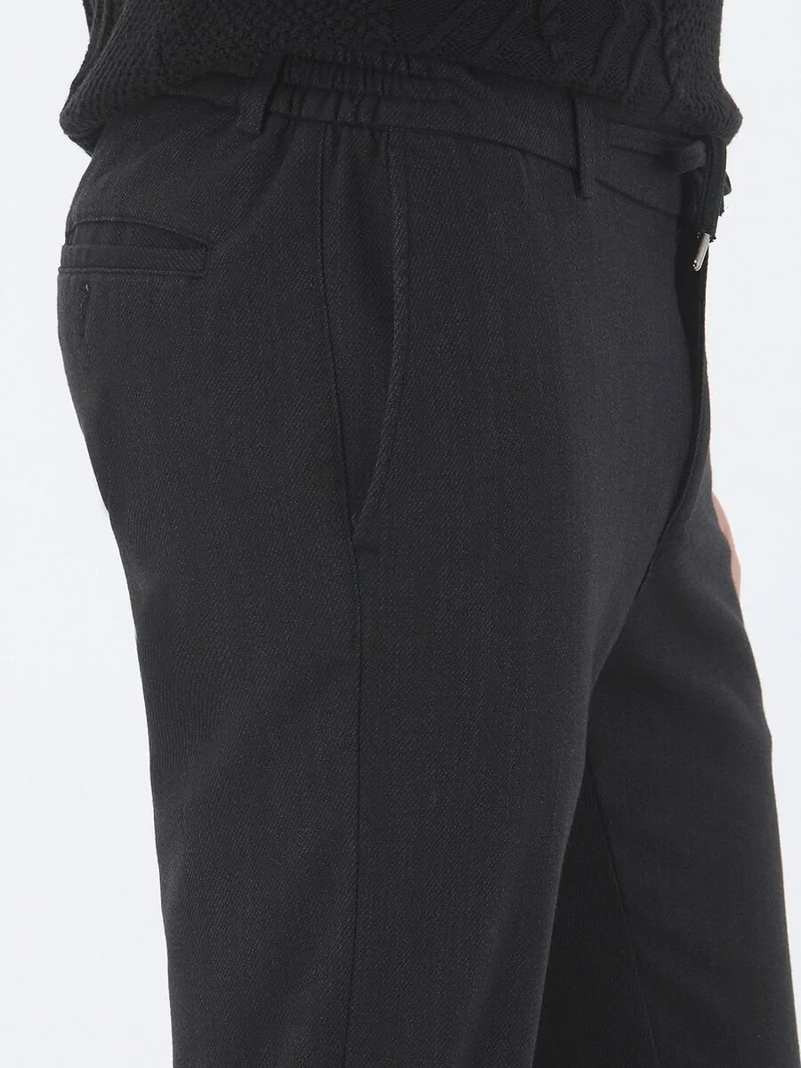 Black Weaving Jogging Fit Casual Cotton Blended Trousers - 3