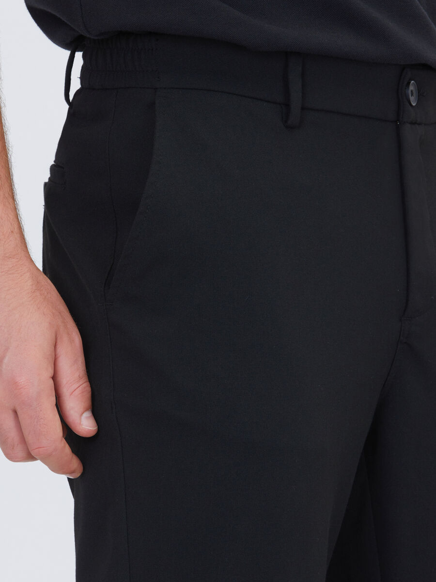 Black Weaving Jogging Fit Casual Trousers - 4