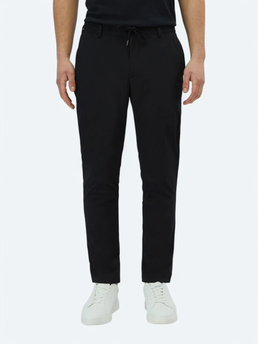 Black Weaving Jogging Fit Casual Trousers - 2