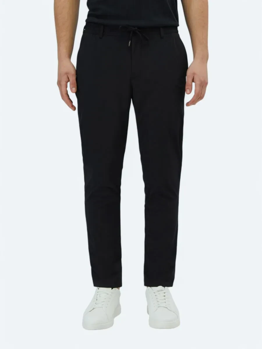 Black Weaving Jogging Fit Casual Trousers - 2