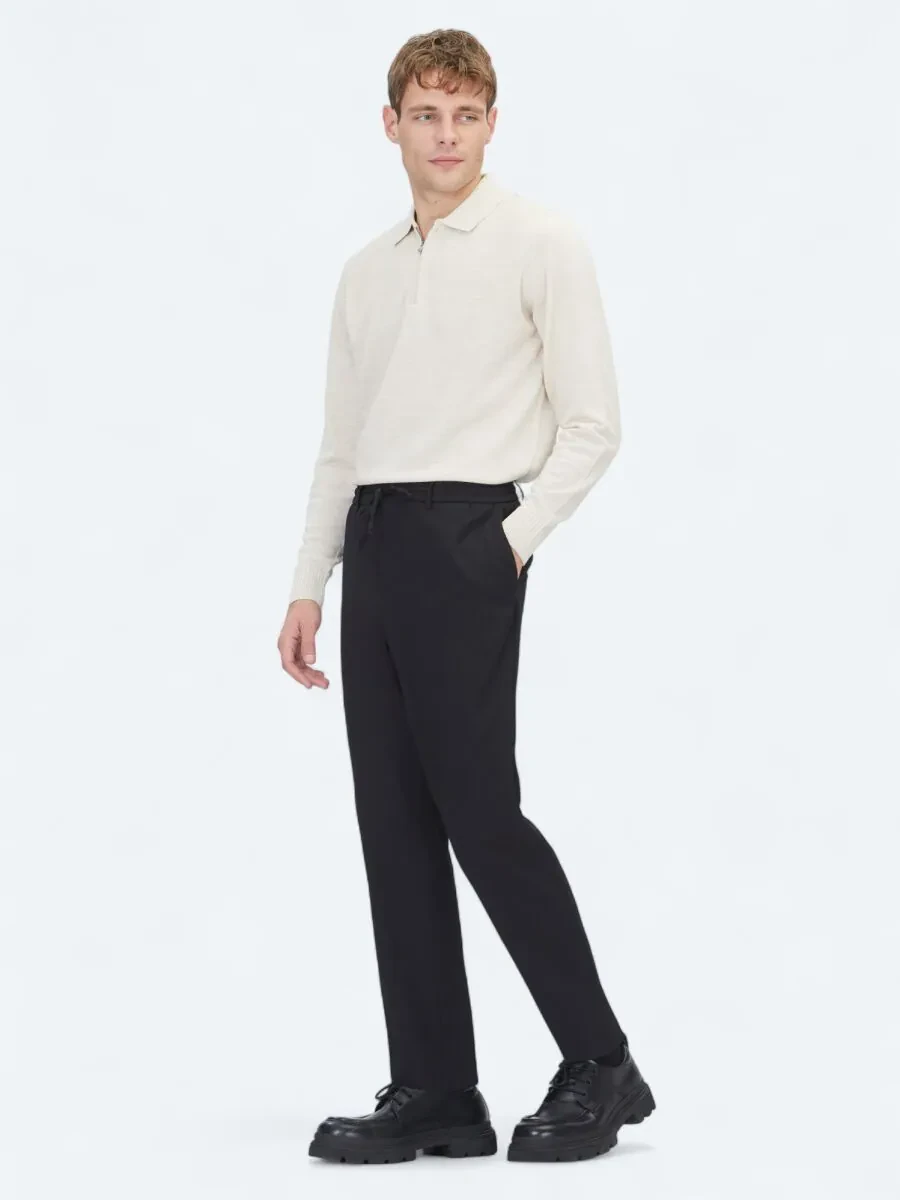 Black Weaving Jogging Fit Casual Trousers - 3