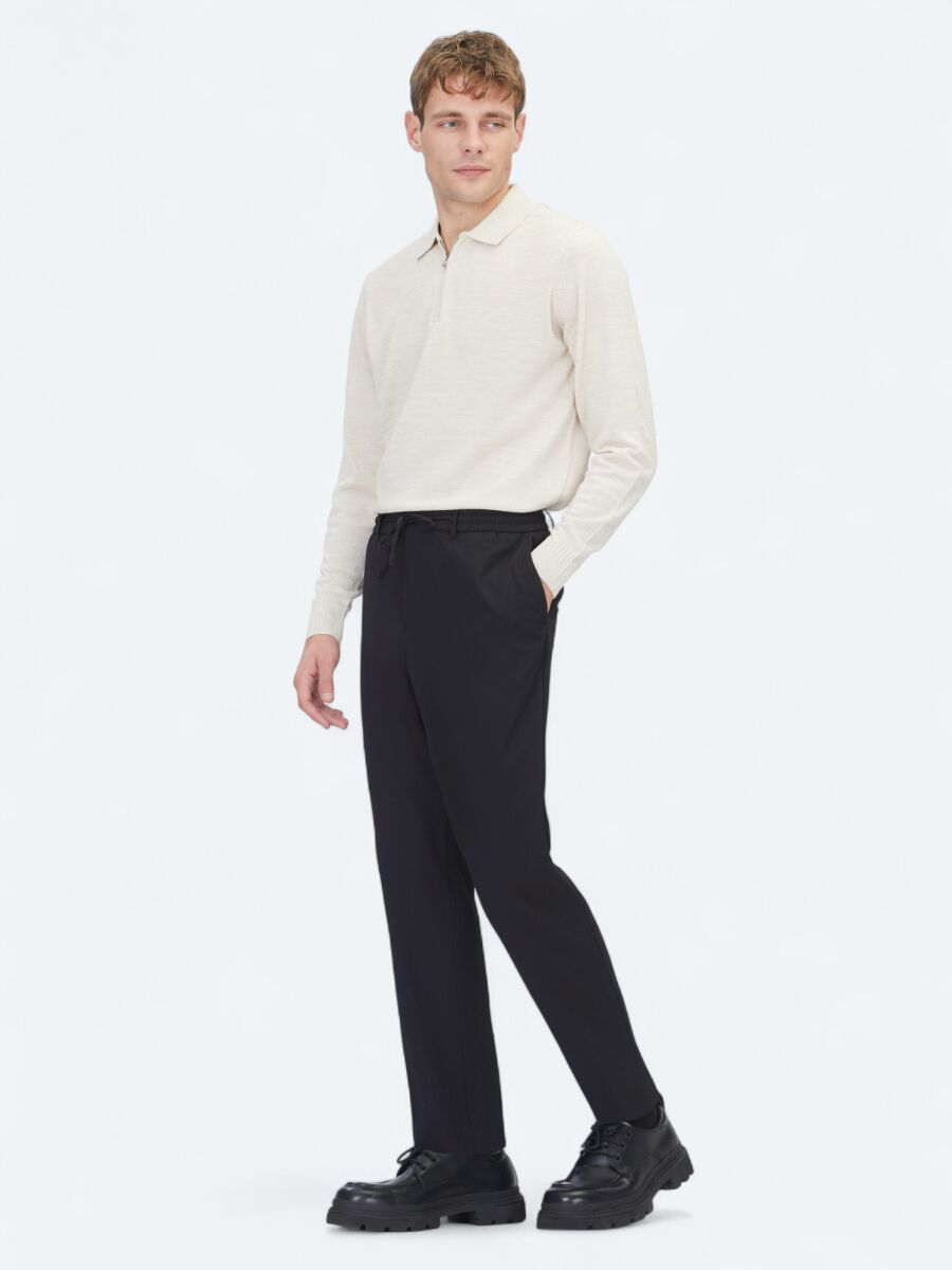 Black Weaving Jogging Fit Casual Trousers - 3