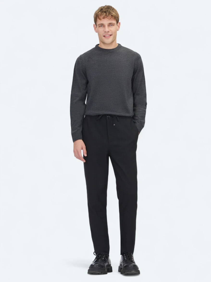 Black Weaving Jogging Fit Casual Trousers - KİP
