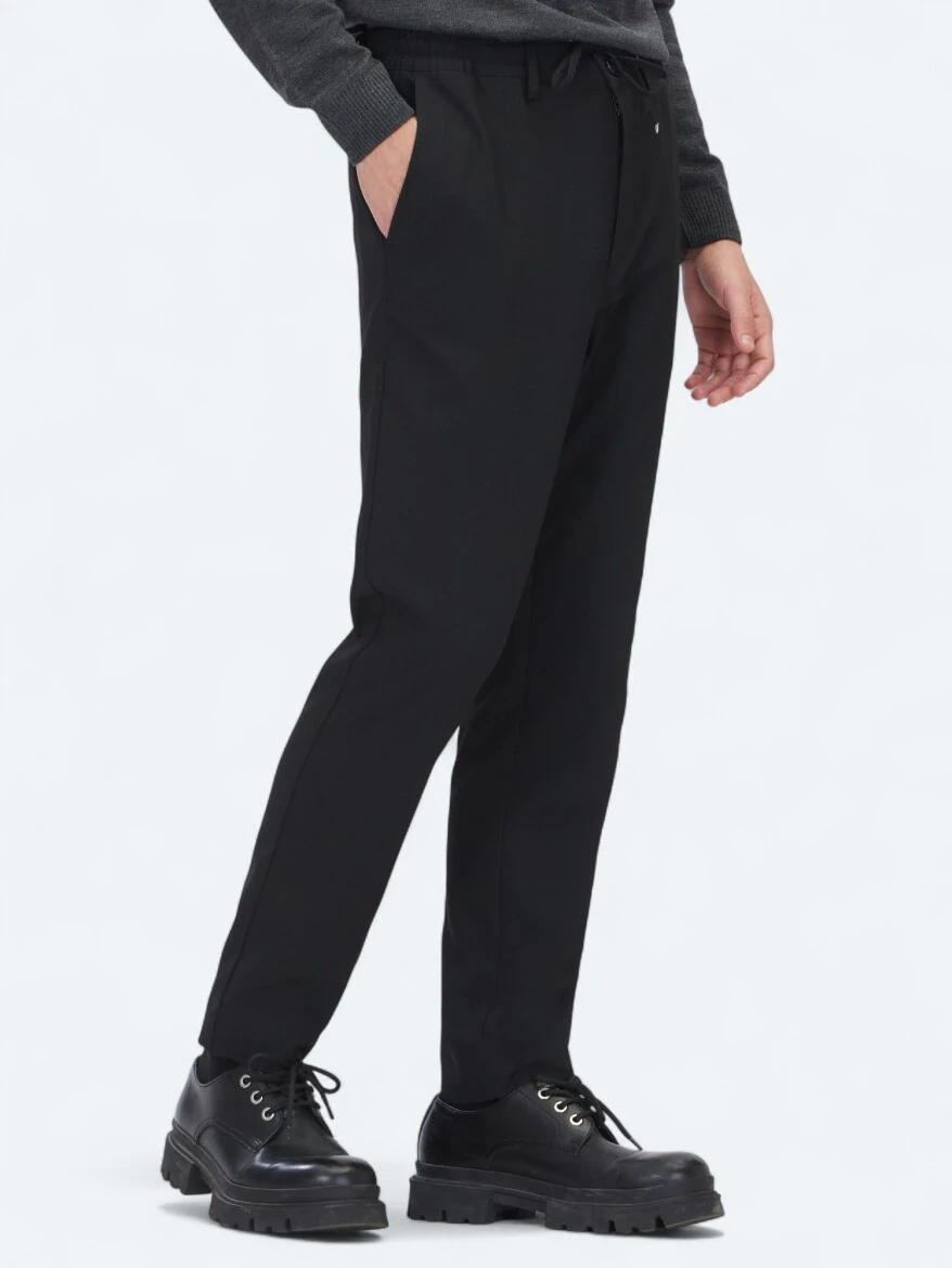 Black Weaving Jogging Fit Casual Trousers - 3