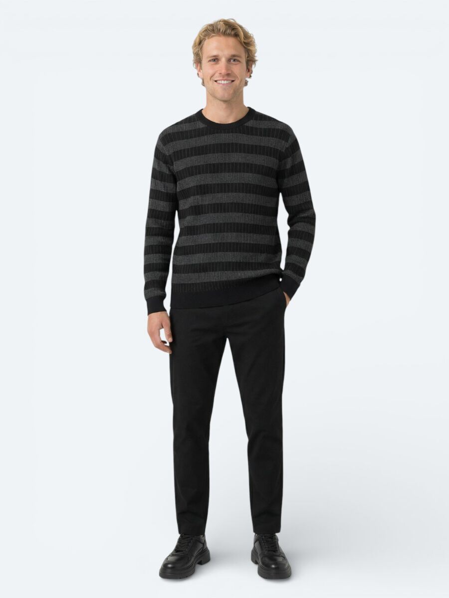 Black Weaving Jogging Fit Casual Trousers - 3