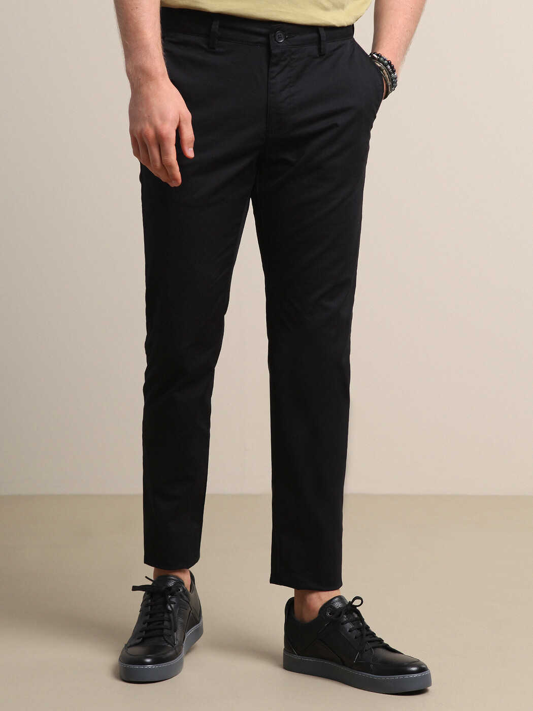 Black Weaving Regular Fit Casual Cotton Blended Trousers - 2
