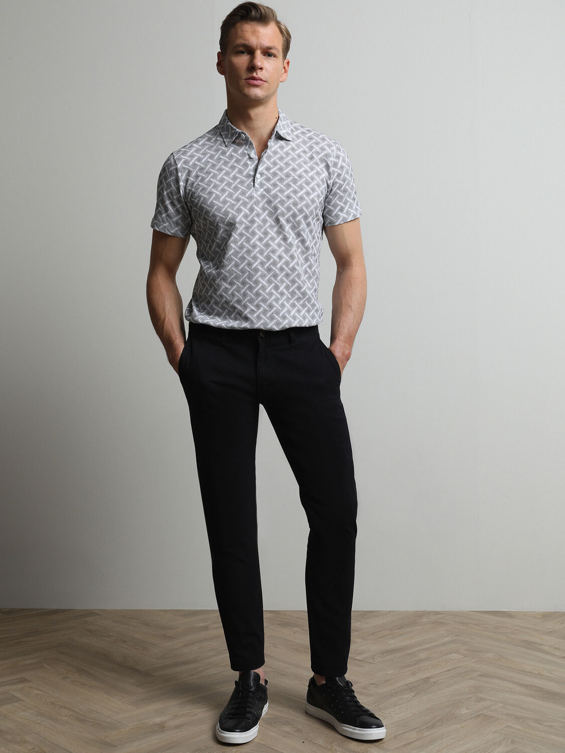 Black Weaving Regular Fit Casual Cotton Blended Trousers - 1